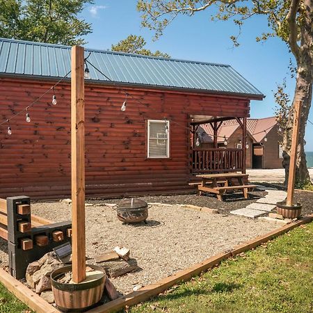 Charming Lakeview Cabin Near Geneva-On-The-Lake! Ashtabula Extérieur photo