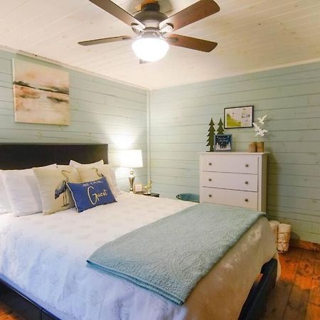Charming Lakeview Cabin Near Geneva-On-The-Lake! Ashtabula Extérieur photo