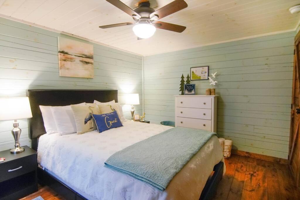 Charming Lakeview Cabin Near Geneva-On-The-Lake! Ashtabula Extérieur photo