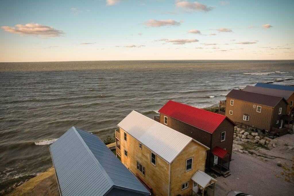 Charming Lakeview Cabin Near Geneva-On-The-Lake! Ashtabula Extérieur photo
