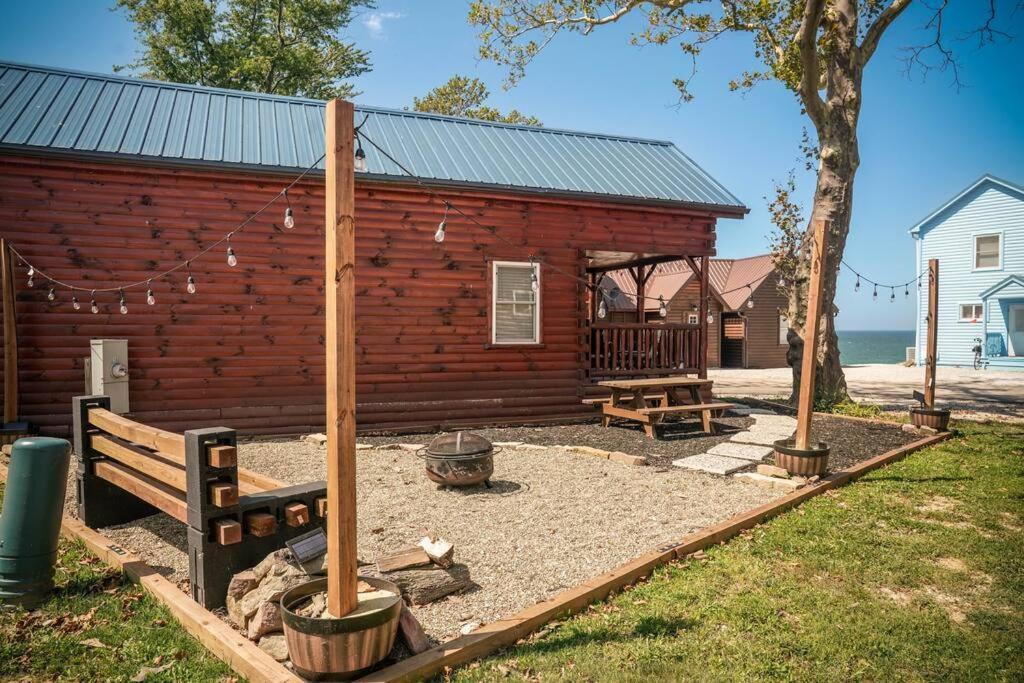 Charming Lakeview Cabin Near Geneva-On-The-Lake! Ashtabula Extérieur photo