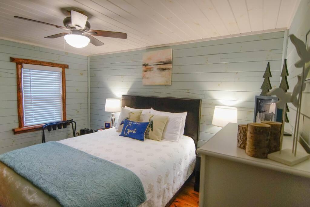 Charming Lakeview Cabin Near Geneva-On-The-Lake! Ashtabula Extérieur photo