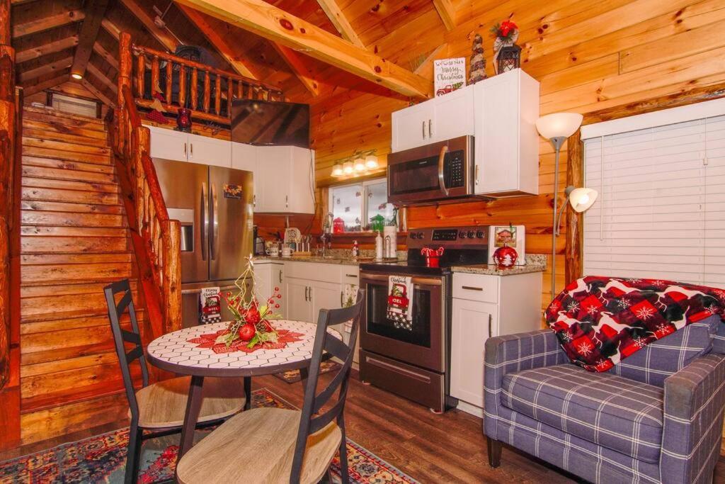 Charming Lakeview Cabin Near Geneva-On-The-Lake! Ashtabula Extérieur photo