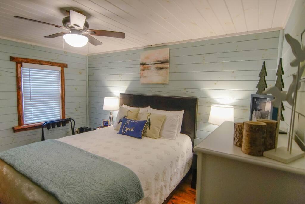 Charming Lakeview Cabin Near Geneva-On-The-Lake! Ashtabula Extérieur photo