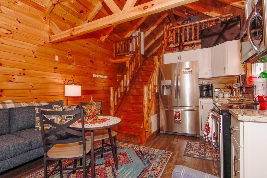 Charming Lakeview Cabin Near Geneva-On-The-Lake! Ashtabula Extérieur photo